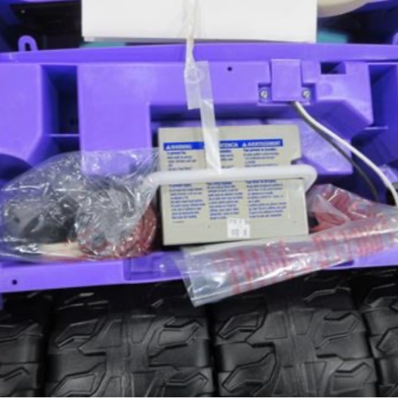 Brand new in box sealed gabby’s dollhouses power wheels car with battery incl - Picture 4 of 6